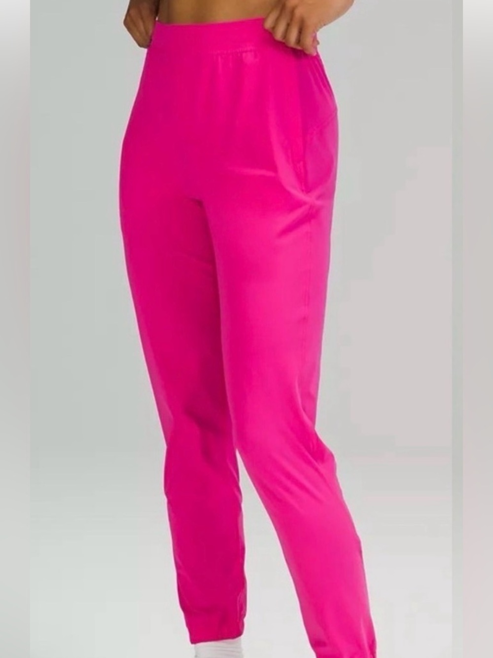 Lululemon sonic pink joggers sz6
